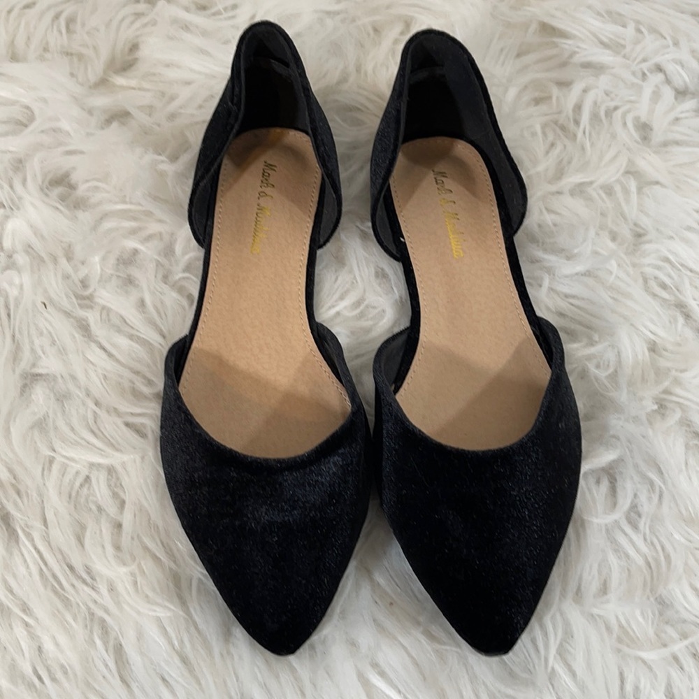 Mark & Maddux Black D’Orsay Pointed Suede Flats